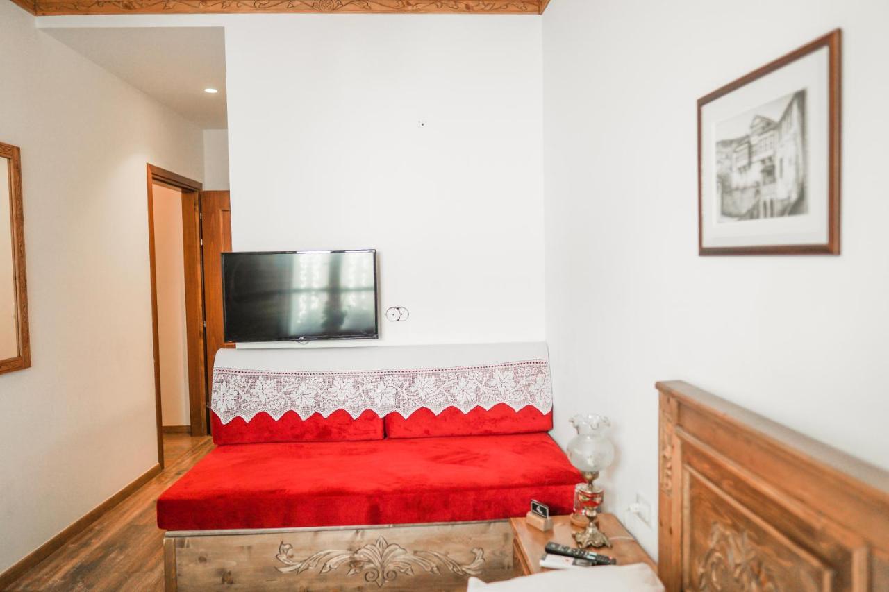 4 Rooms Since 1950 Gjirokastër Esterno foto