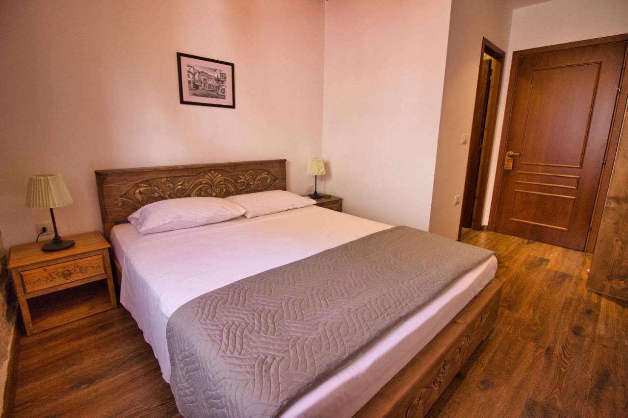 4 Rooms Since 1950 Gjirokastër Esterno foto